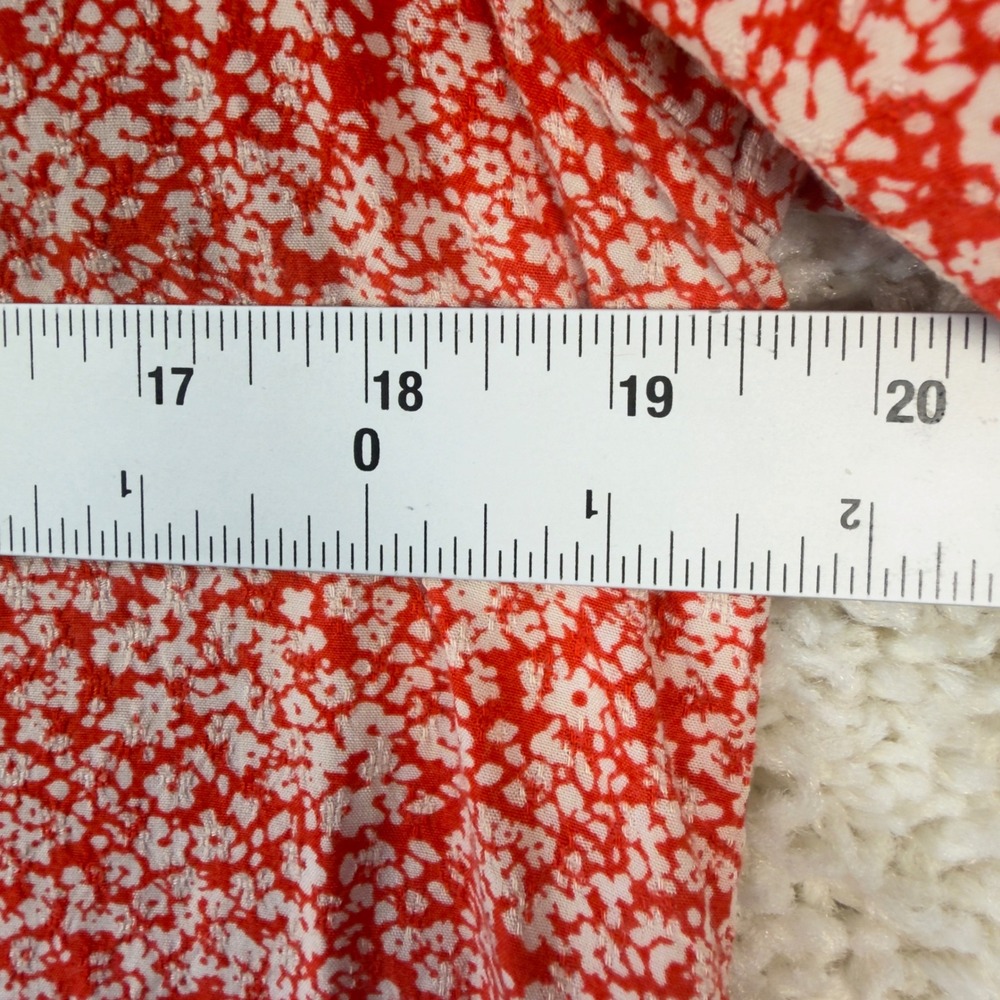 Universal Thread Button Up Blouse Womens Small Red Floral Short Sleeve Rayon Top - Picture 6 of 9